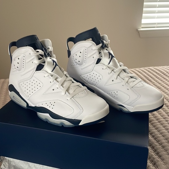 Air Jordan 6 Retro - Picture 6 of 8
